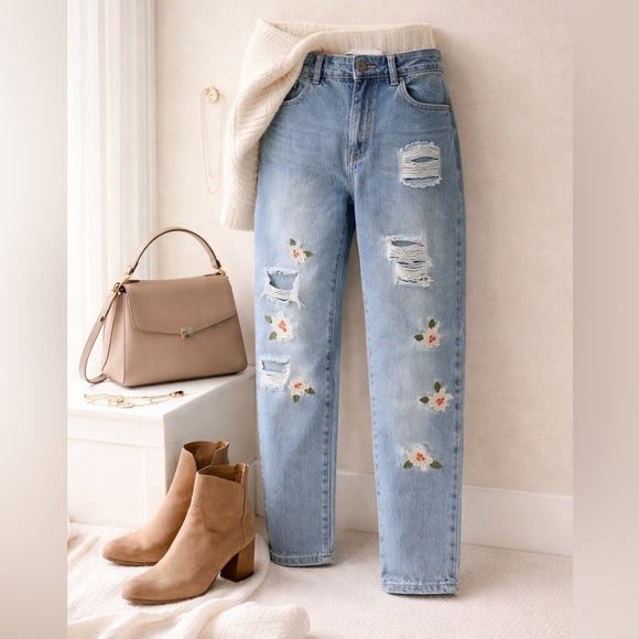 Chelsea & Violet Floral Embroidered Distressed Jeans Size 27 - Picture 3 of 8